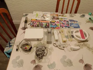 Consola Wii + Juegos y Accesorios