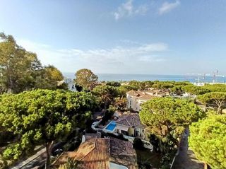 Piso en venta en Elviria en Marbella