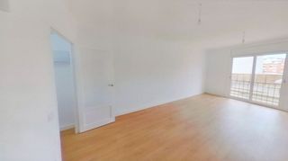 Piso en venta en El Raval - Safaretjos en Santa Coloma de Gramanet