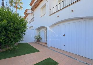 Casa adosada en venta en Sant Pere de Ribes Centro en Sant Pere de Ribes