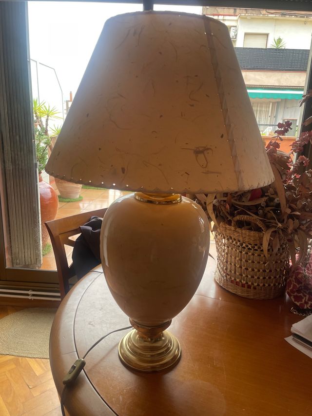 Lampada da tavolo classica, paralume fatto a mano