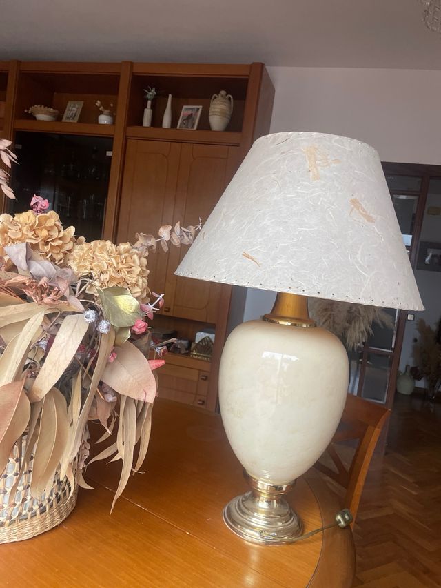 Lampada da tavolo classica, paralume fatto a mano