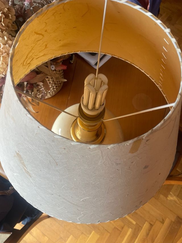 Lampada da tavolo classica, paralume fatto a mano