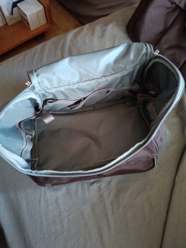 Neceser de viaje marrón