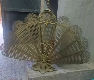 Salvachispas abanico bronce antiguo