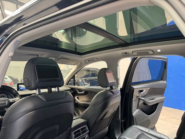 Audi Q7 3.0 tdi SLINE