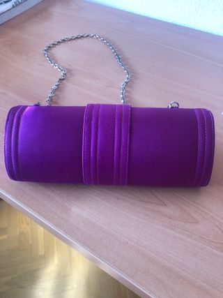 Vestido fiesta largo morado talla 46
bolso y chal