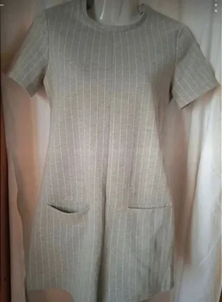 Mono corto Bershka rayas gris y blanco