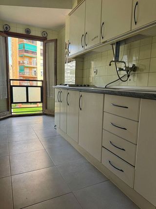 Piso en venta en Playamar en Torremolinos