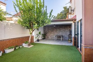 Casa adosada en venta en Zona Avda. Juan de Diego - Parque Municipal  en Bormujos