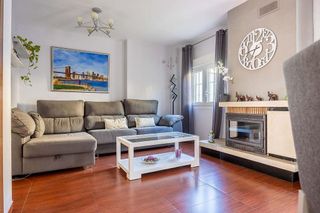 Casa adosada en venta en Zona Avda. Juan de Diego - Parque Municipal  en Bormujos