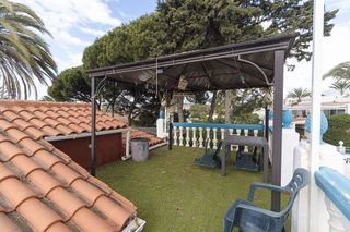 Chalet en venta en El Faro de Calaburra - Chaparral en Mijas