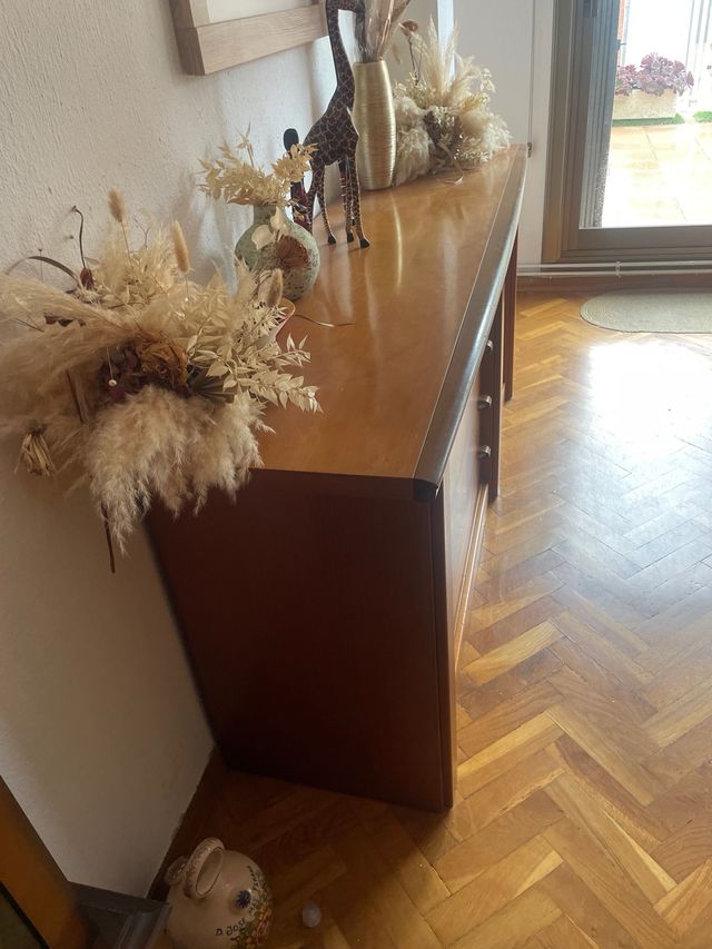 Aparador madera maciza cajones y puerta