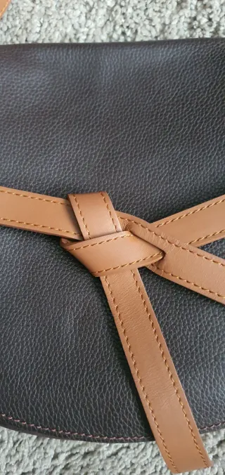 Bolso marrón piel