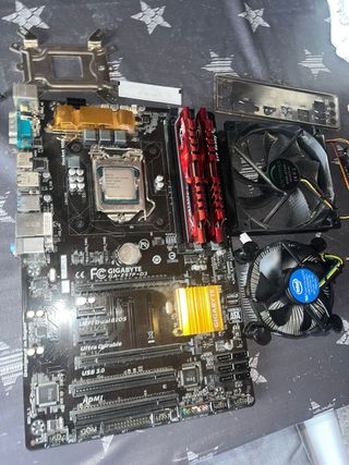 Placa Base + CPU + RAM

