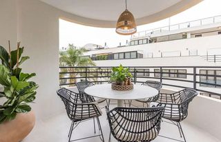Piso en venta en Playa de la Fontanilla en Marbella