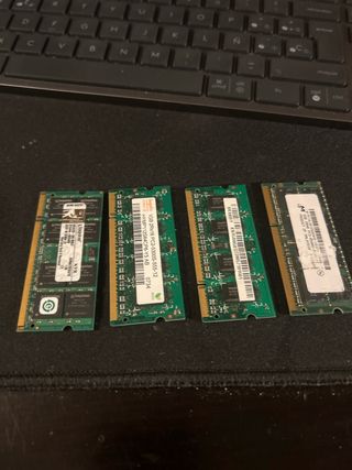 Lote 4 Memorias RAM 1GB Hynix Kingston