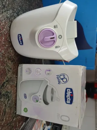 Calienta biberones Chicco.