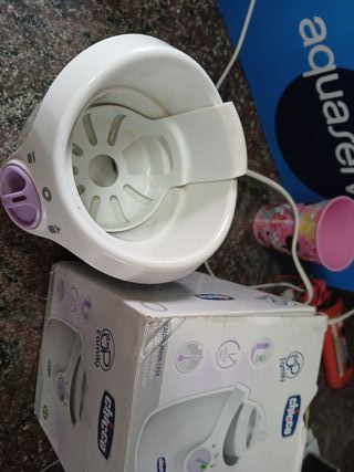 Calienta biberones Chicco.