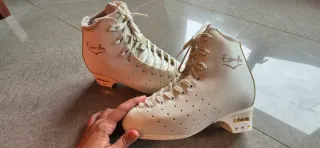Botas de patinaje EDEA talla 235.