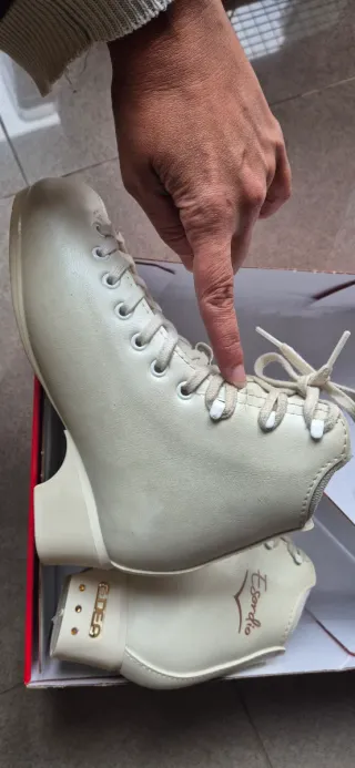Botas de patinaje EDEA talla 235.