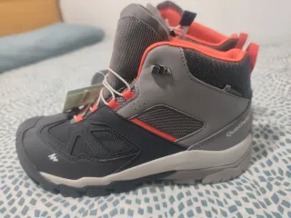 Botas montaña Quechua Crossrock nuevas. T 37