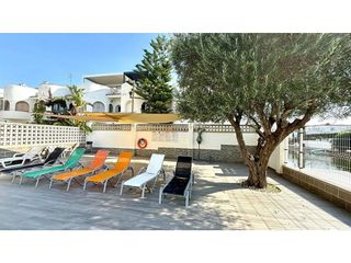 Piso en venta en Empuriabrava en Castelló d´Empúries