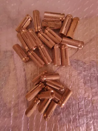 Set di Tasselli a vite in ottone per fissaggio 
