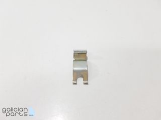 Anclaje rejilla parachoques del. Lancia Delta 4WD