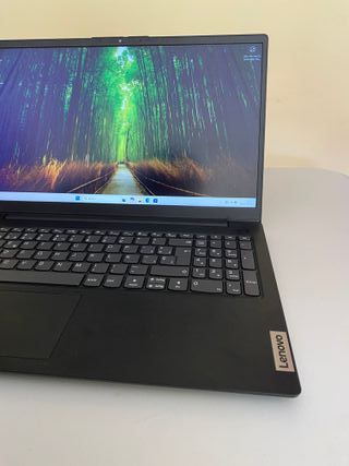 Computer portatile Lenovo V15 G4 Iru nero