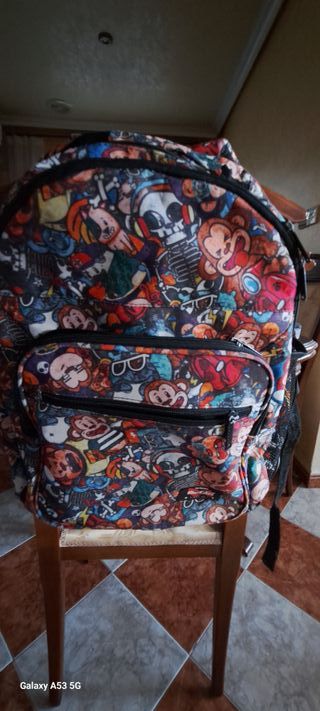 Mochila escolar con estampado divertido
