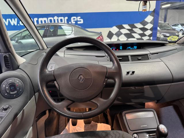 Renault Espace 2.2 dci