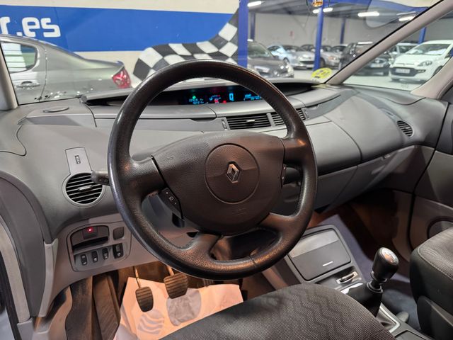 Renault Espace 2.2 dci