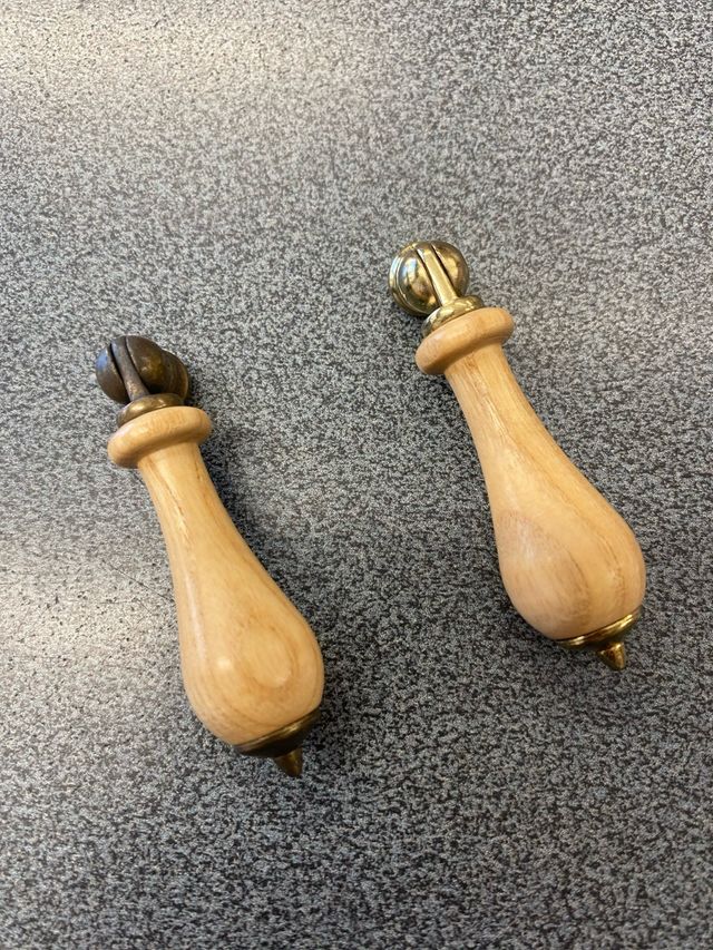Maniglietta pendente legno e metallo