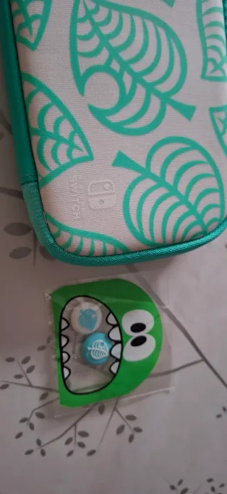 Nintendo Switch Lite + Animal Crossing