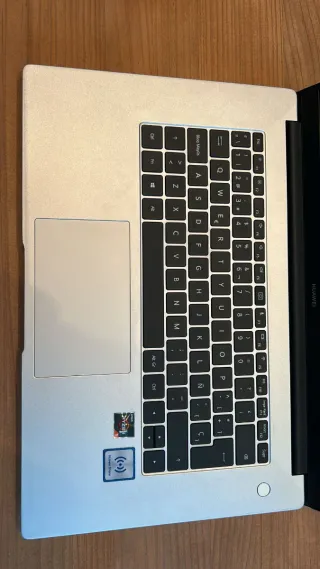 Portátil Huawei MateBook D14 2020 ,raton,cargador