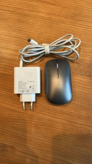 Portátil Huawei MateBook D14 2020 ,raton,cargador