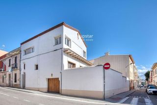 Casa adosada en venta en L'Eixample en Sant Feliu de Guíxols