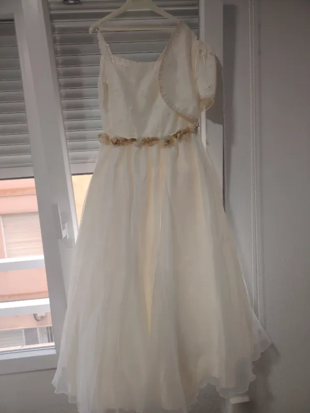Vestido beige comunión con chaqueta