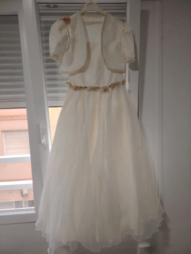 Vestido beige comunión con chaqueta