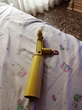 Antirrobo coche amarillo