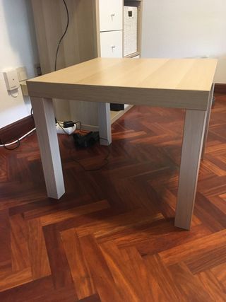 Mesita auxiliar madera y plástico