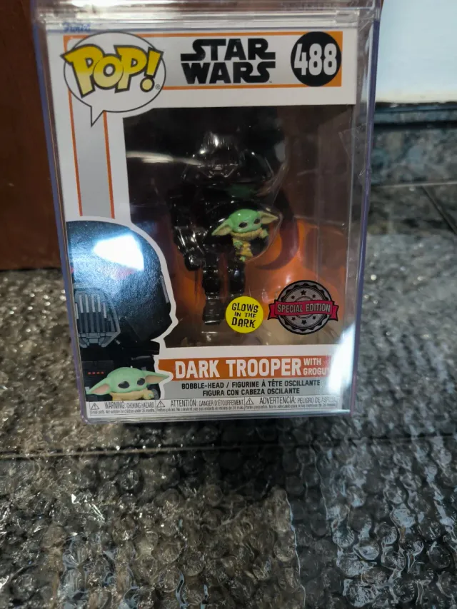 Funko Pop Star Wars Dark Trooper con Grogu 488