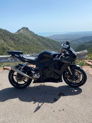 Yamaha R6 Negra