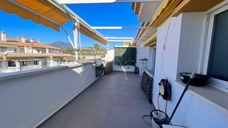 Ático en venta en Nueva Andalucía centro en Marbella