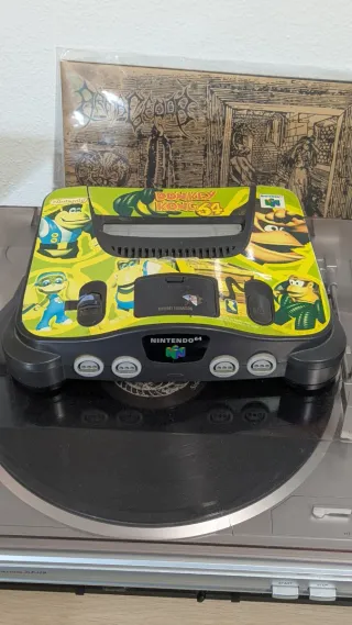 Nintendo 64 con 2 mandos