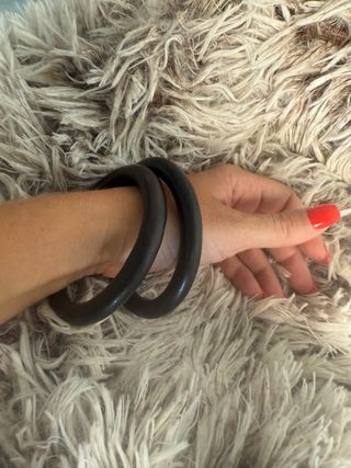 Pulseras negras