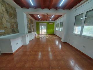 Chalet en venta en Castellví de Rosanes