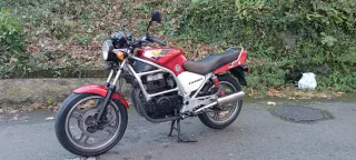 Honda CB450S 1986 Roja.
