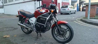 Honda CB450S 1986 Roja.
